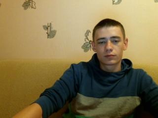 5170-mrromanovich-caucasian-green-eyes-cock-shaved-pussy-webcam-model-male